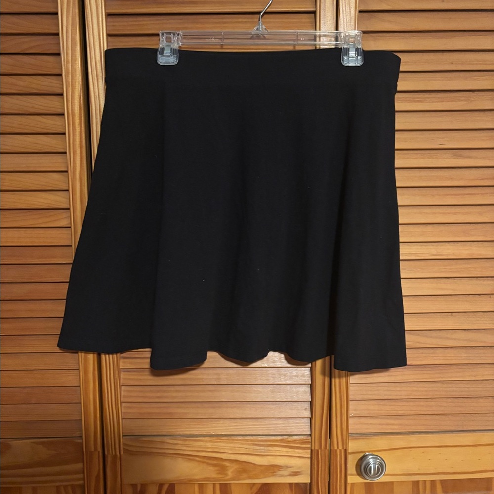 Forever 21 Classic Black Skater Skirt